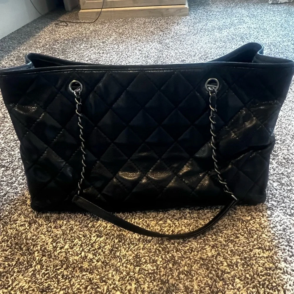 Chanel Caviar Large Be Tote- 100% authentic east west style - Picture 3 of 12